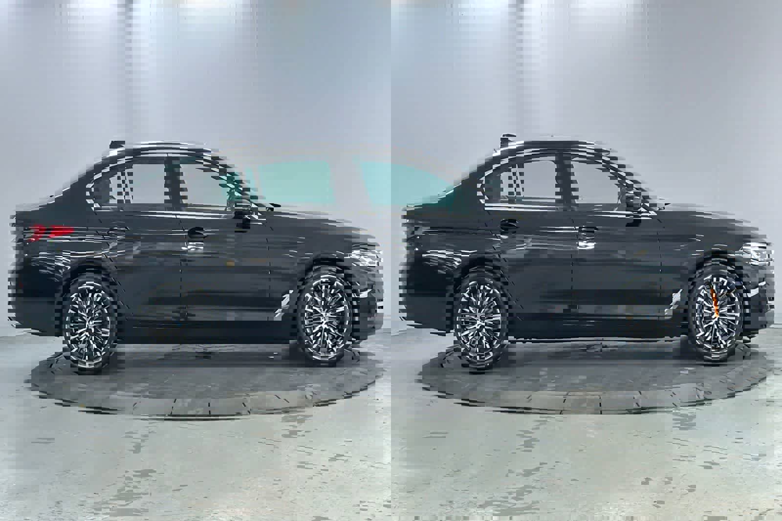 Used 2023 BMW 540i w/ Convenience Package RWD image 8