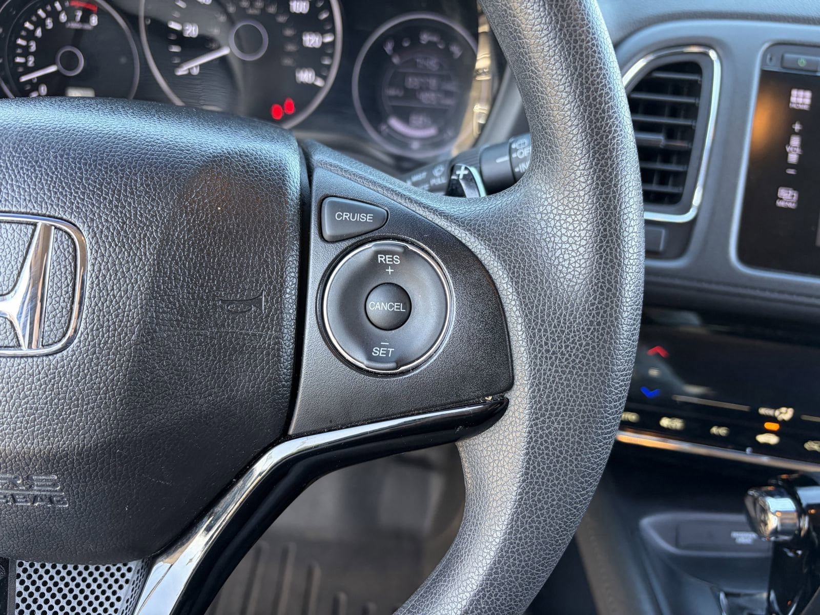Used 2018 Honda HR-V EX image 26
