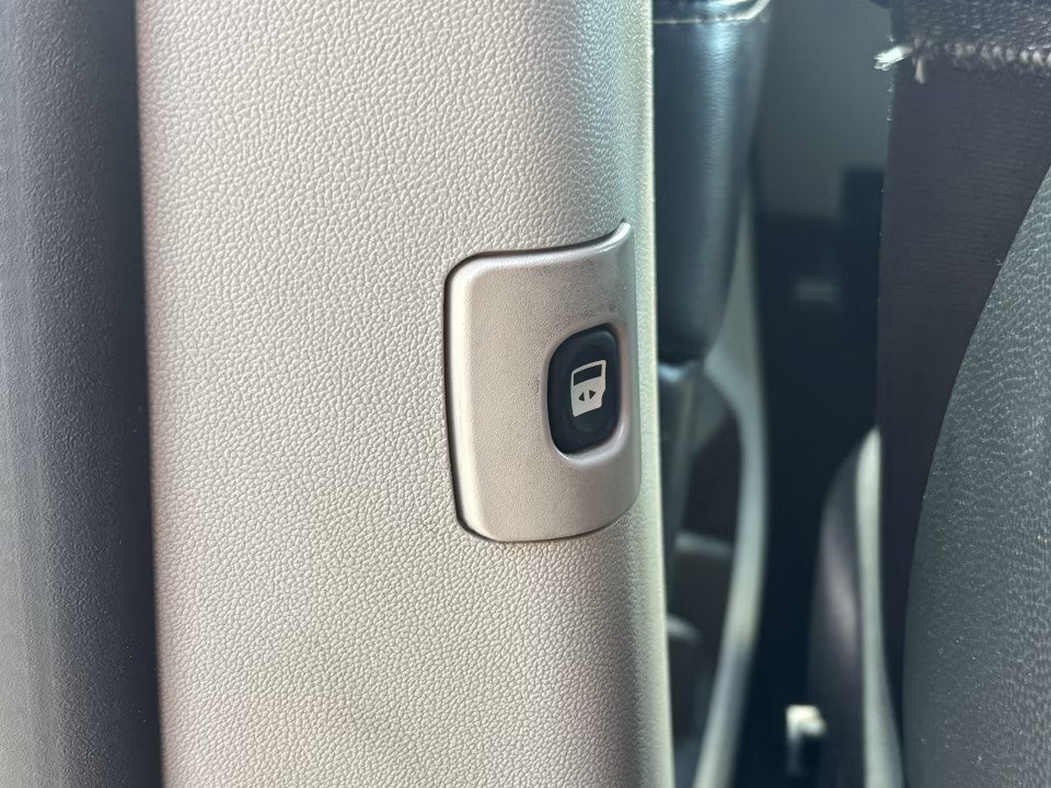 Used 2019 Dodge Grand Caravan SXT FWD image 20