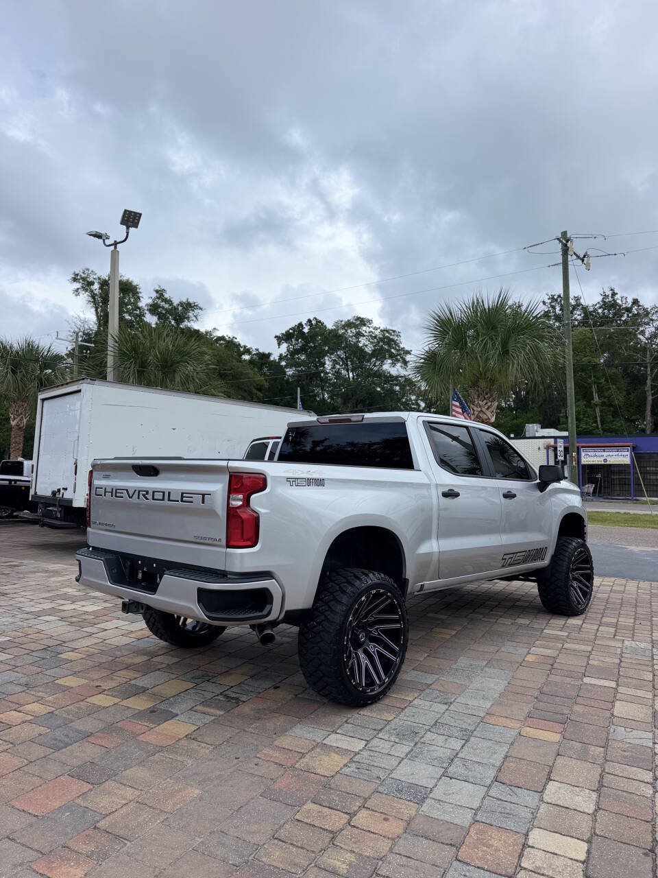 Used 2020 Chevrolet Silverado 1500 Custom w/ Custom Value Package AWD/4WD image 5