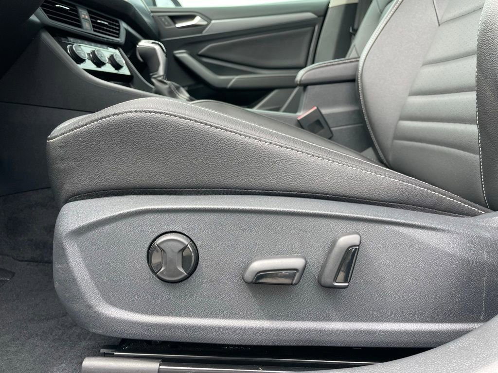 Used 2022 Volkswagen Jetta SE FWD image 24