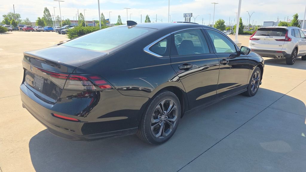 Certified 2023 Honda Accord EX image 5