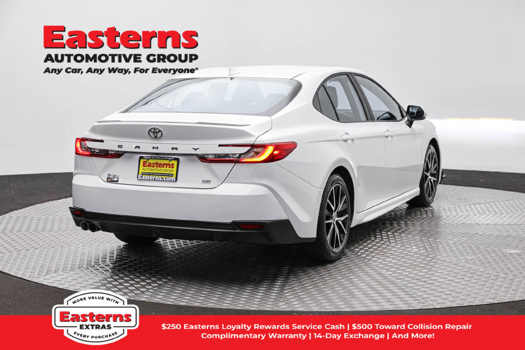 Used 2025 Toyota Camry SE FWD image 6