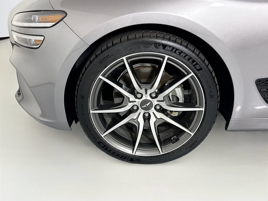 Used 2022 Genesis G70 2.0T w/ Prestige Package RWD image 30