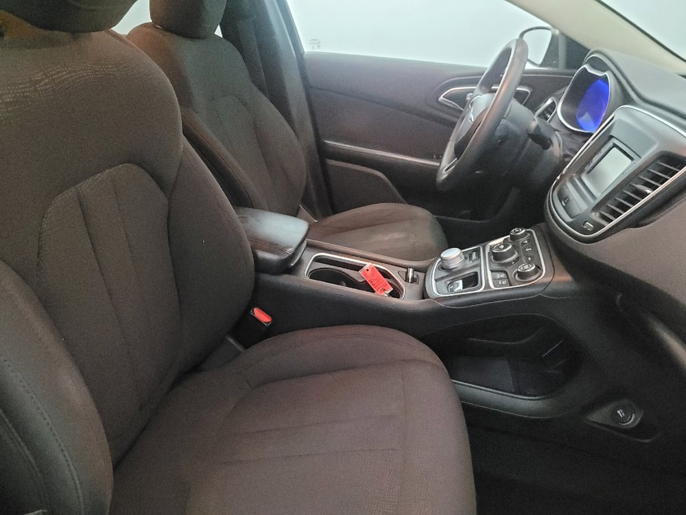 Used 2015 Chrysler 200 Limited image 21