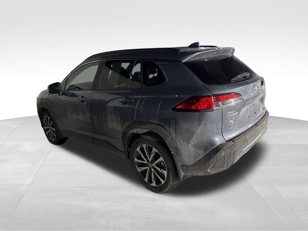 Used 2024 Toyota Corolla Cross XLE image 8