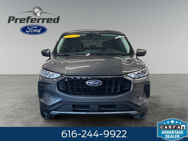 Used 2023 Ford Escape Active w/ Tech Pack #2 AWD/4WD image 3