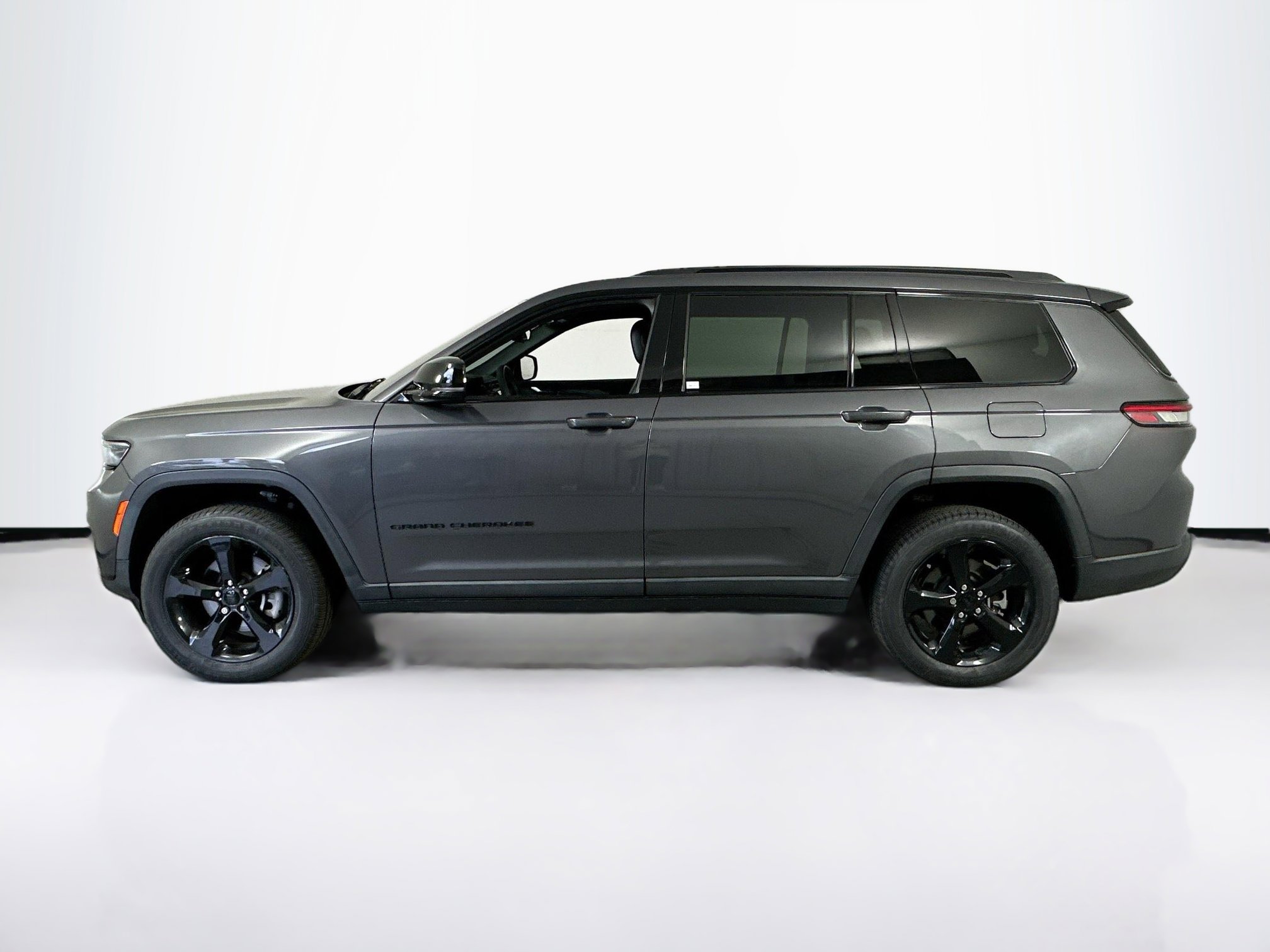 Used 2023 Jeep Grand Cherokee L Laredo AWD/4WD image 8
