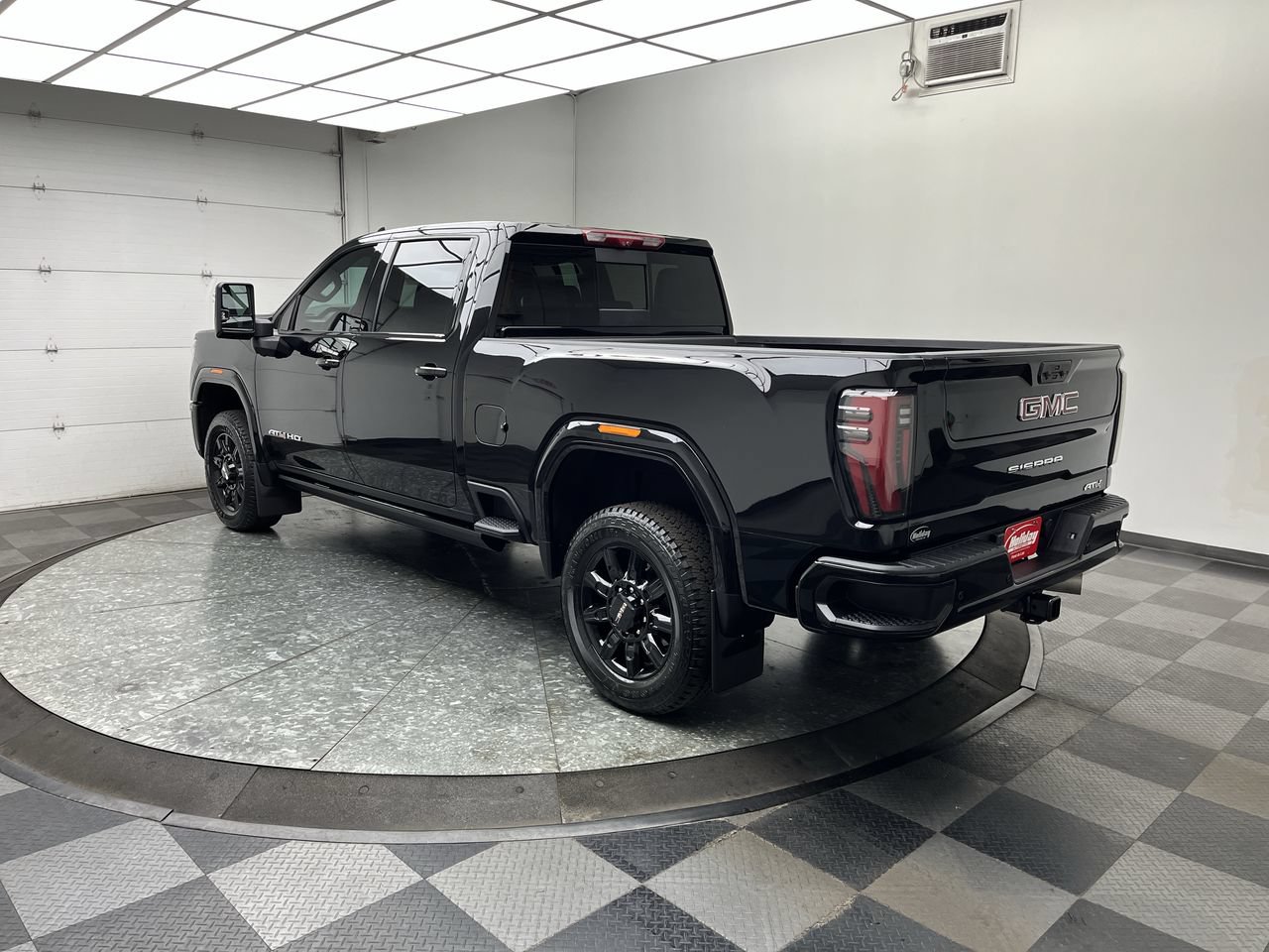 Certified 2024 GMC Sierra 2500 AT4 w/ AT4 Premium Plus Package AWD/4WD image 2