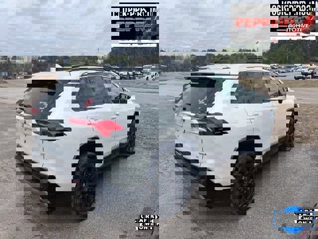 Used 2024 Toyota RAV4 SE w/ Convenience Package image 6