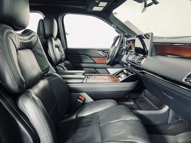 Used 2023 Lincoln Navigator Reserve w/ Equipment Group 201A image 17