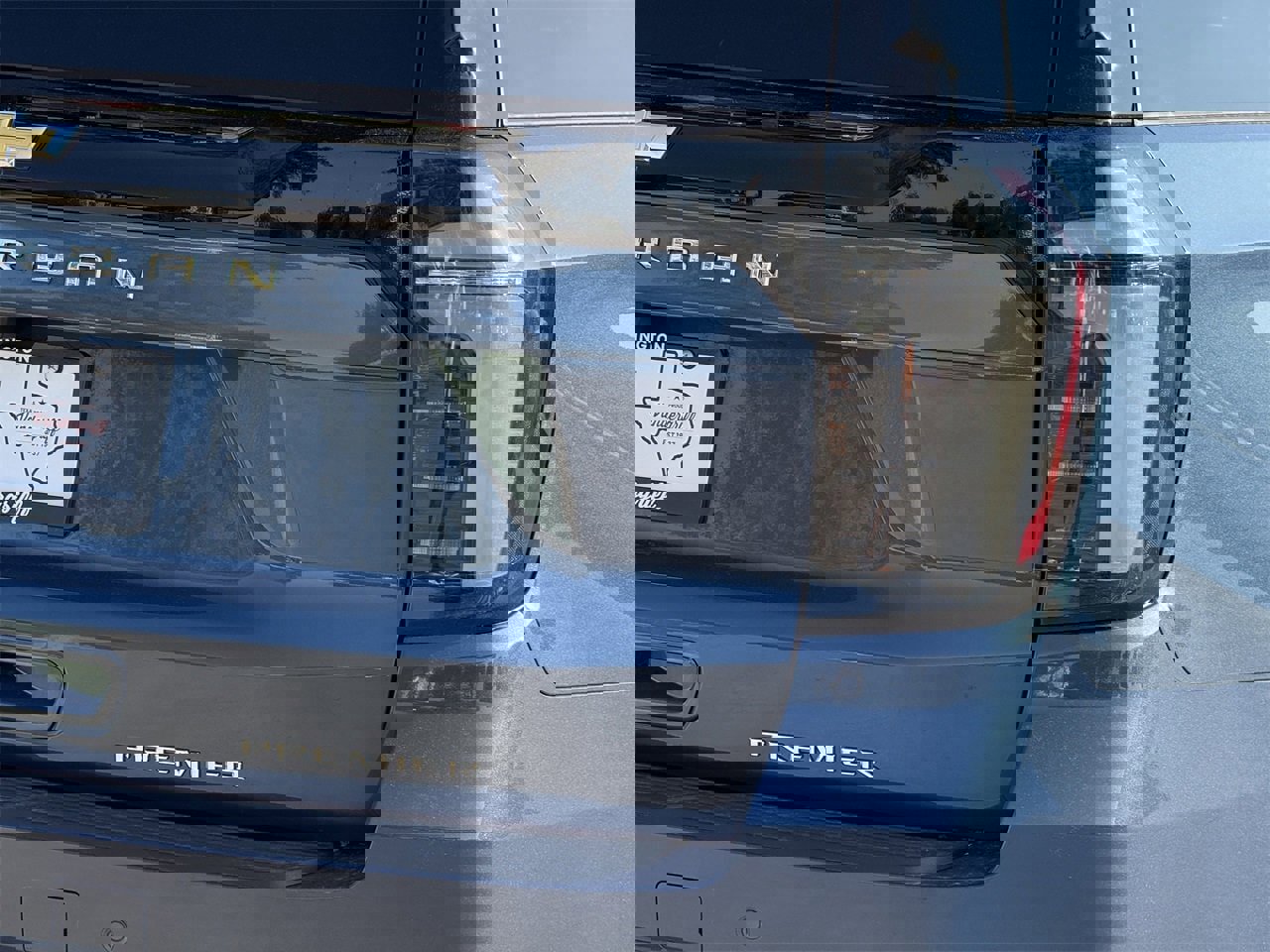 New 2026 Chevrolet Suburban Premier image 6