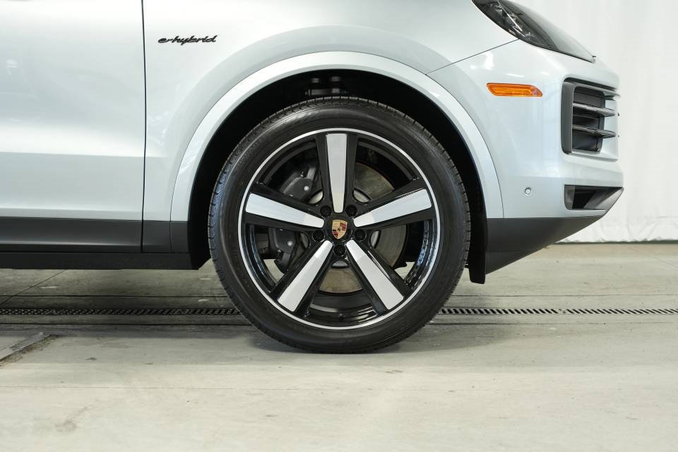 New 2026 Porsche Cayenne E-Hybrid Coupe image 41