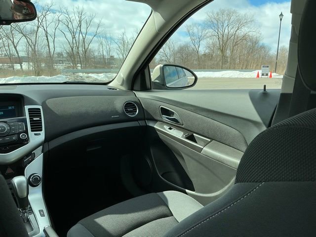 Used 2016 Chevrolet Cruze LT image 28