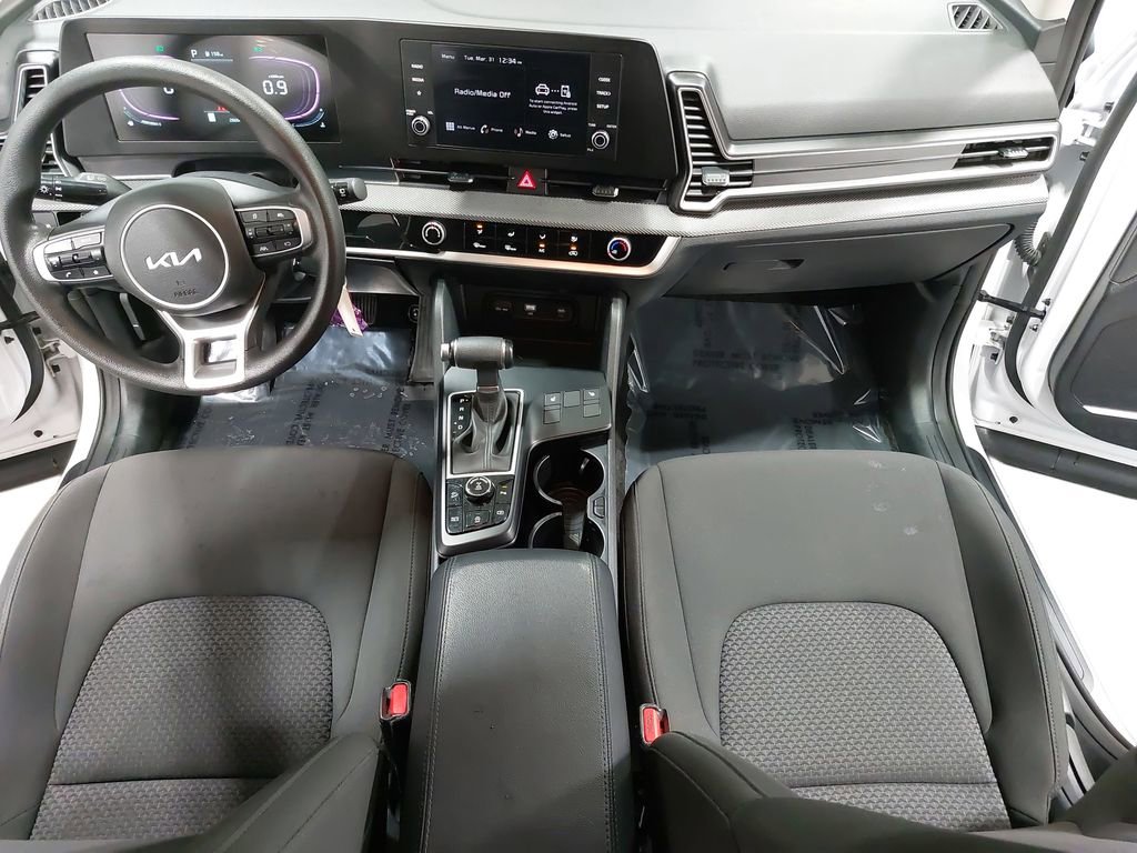 Used 2025 Kia Sportage LX image 9