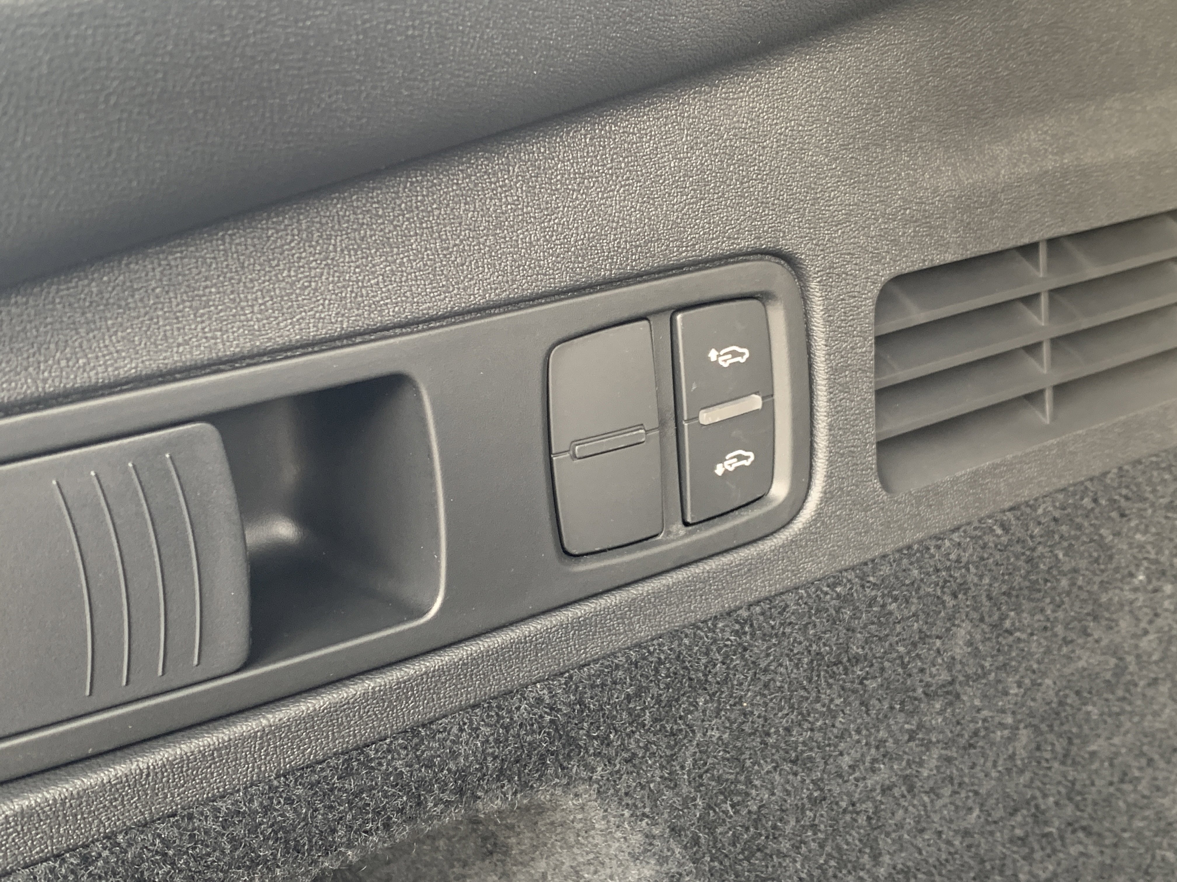 New 2025 Audi SQ5 Premium Plus image 38