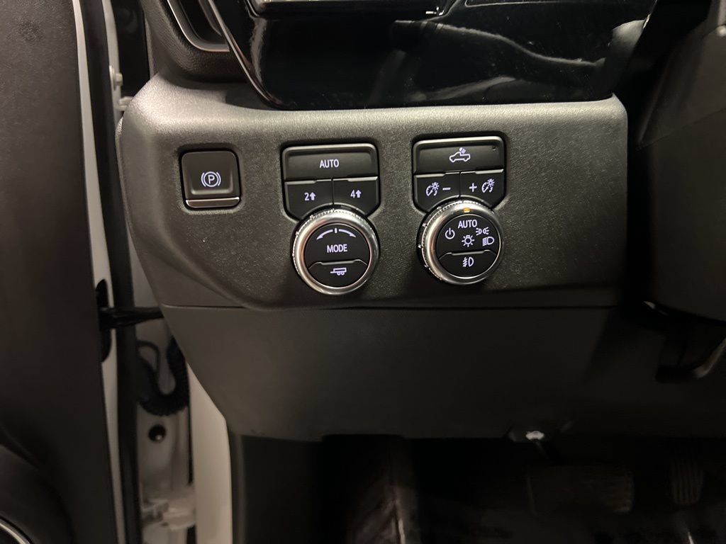 Certified 2024 GMC Sierra 1500 Elevation AWD/4WD image 19