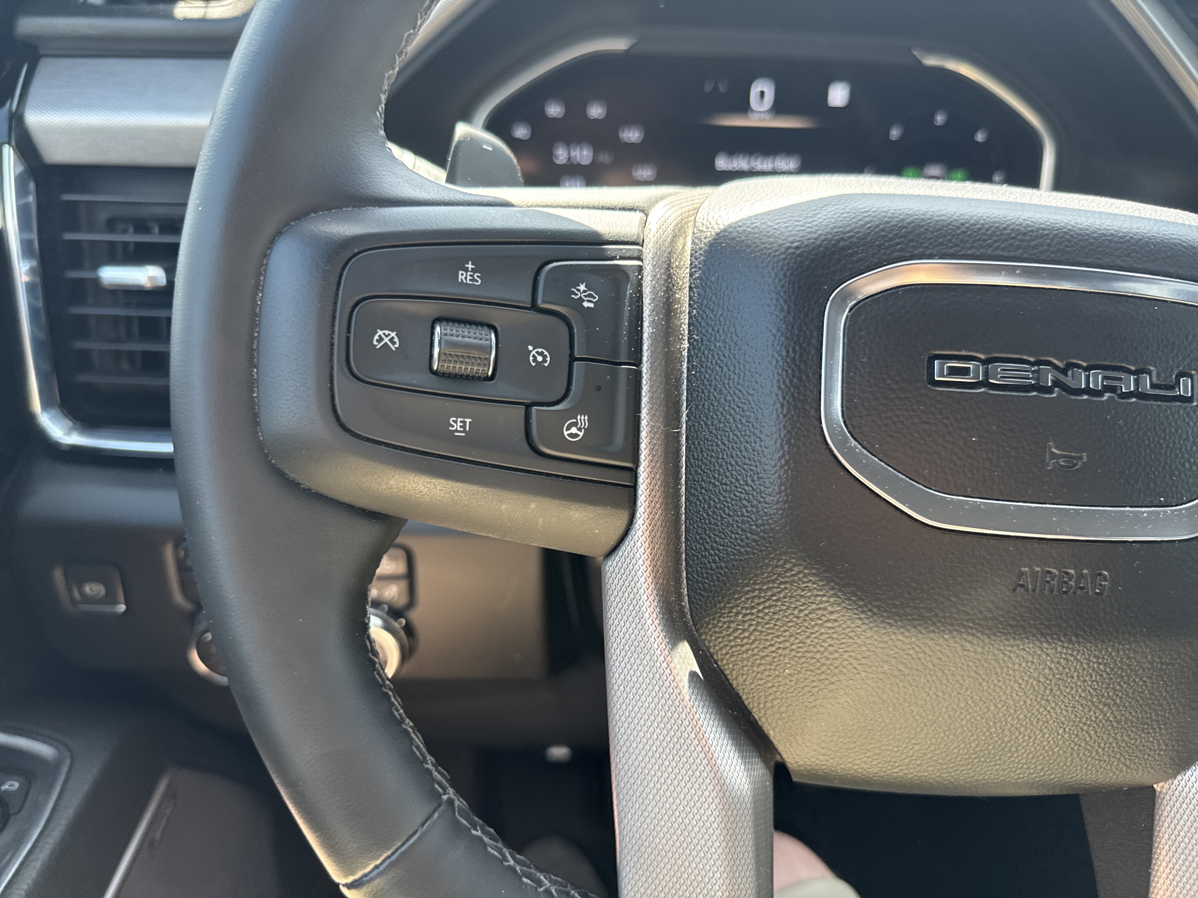Used 2023 GMC Sierra 1500 Denali w/ Technology Package AWD/4WD image 18