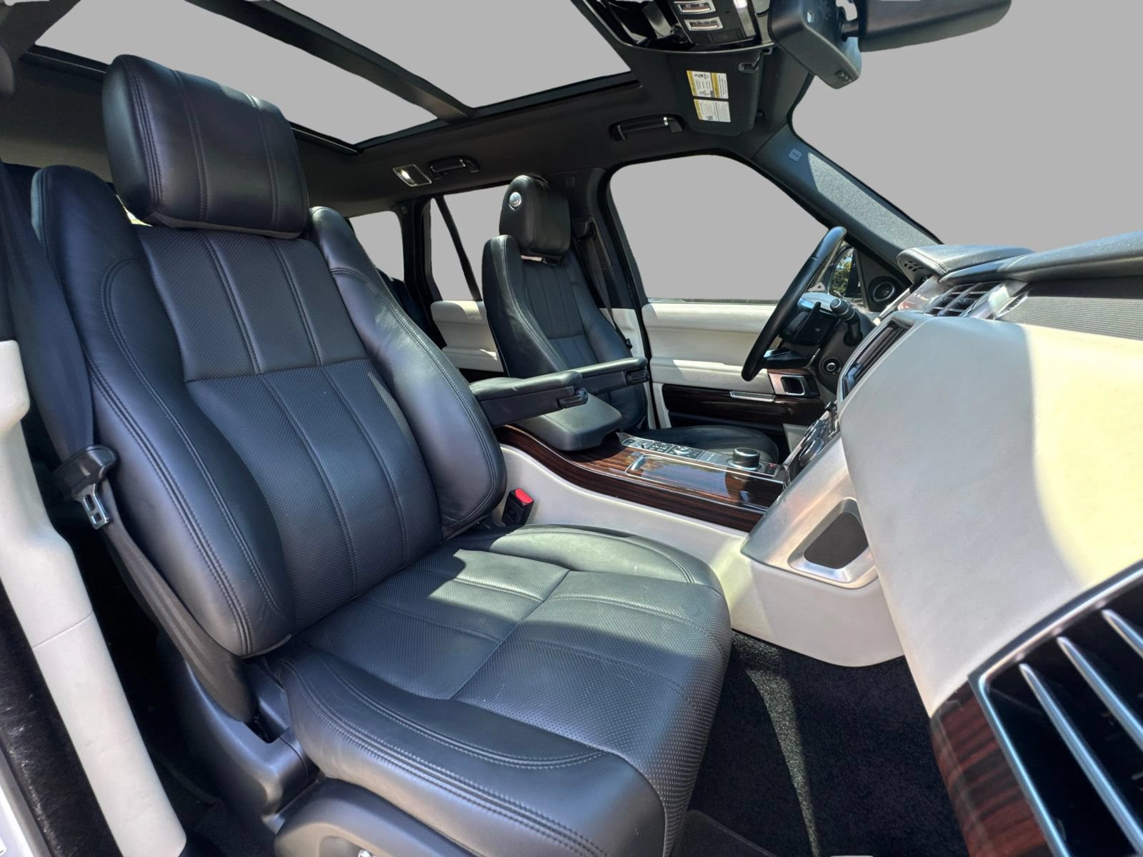 Used 2015 Land Rover Range Rover Supercharged AWD/4WD image 65