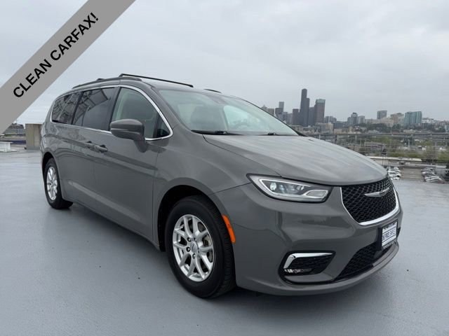 Used 2022 Chrysler Pacifica Touring-L FWD image 1