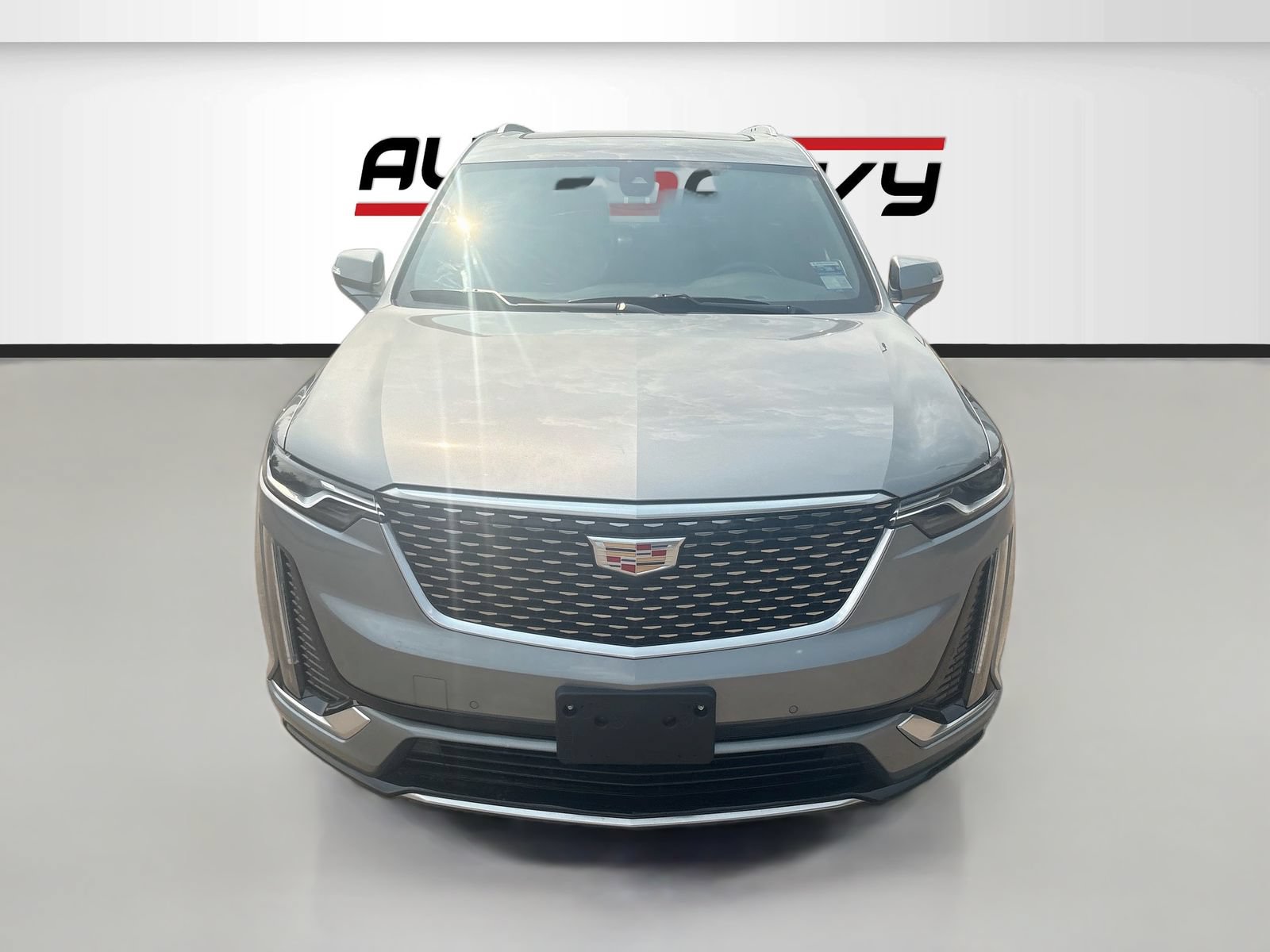 Used 2025 Cadillac XT6 Premium Luxury w/ LPO, Floor Liner Package AWD/4WD image 2