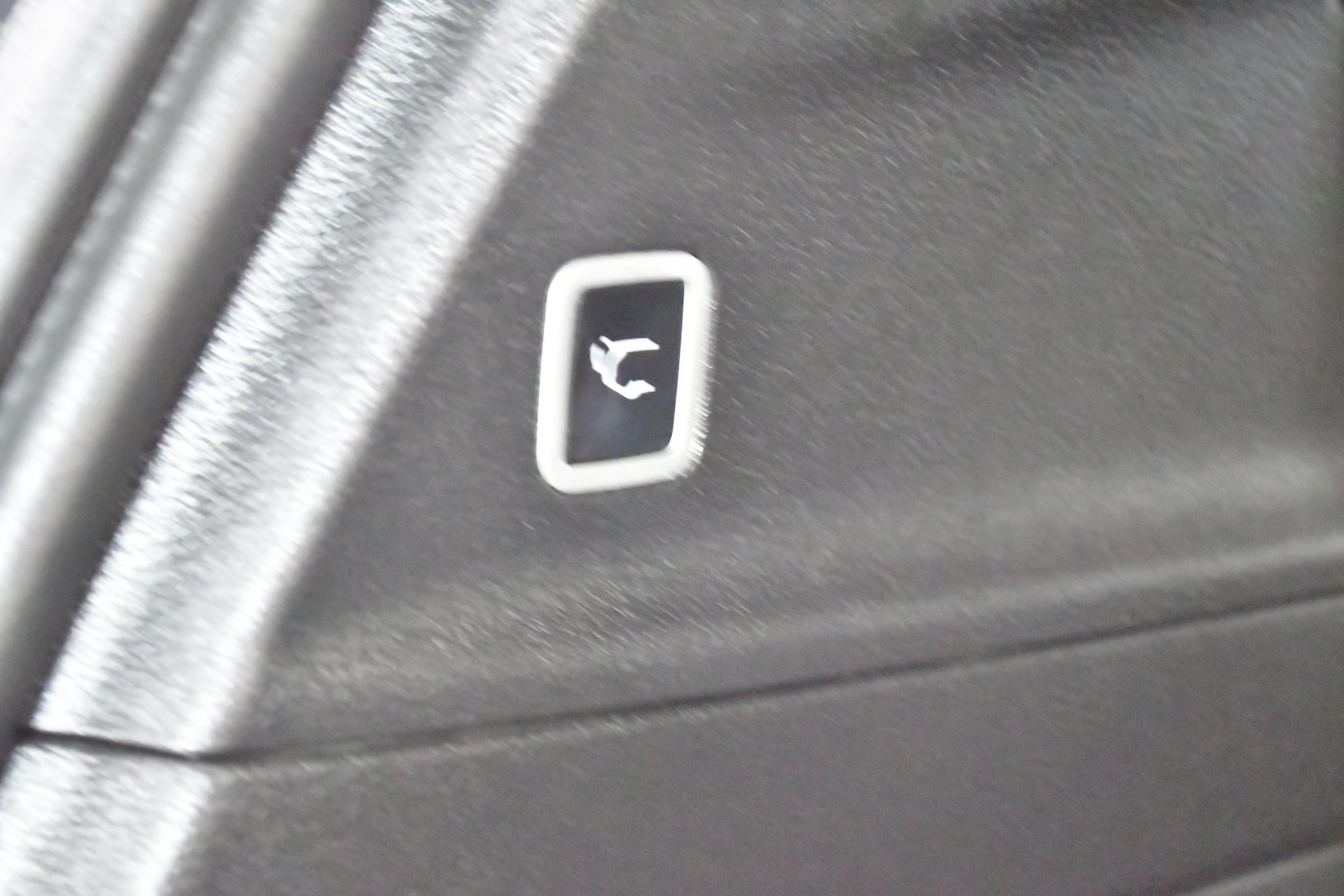 Used 2025 Chrysler Pacifica Select FWD image 9