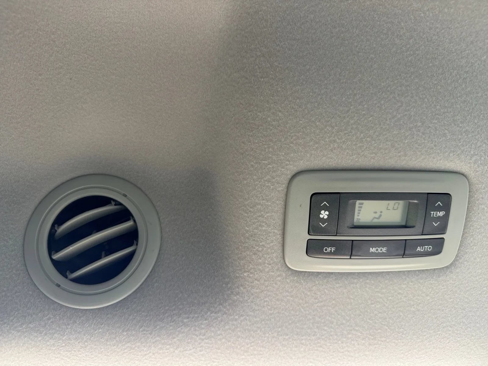 Used 2012 Toyota Sienna XLE w/ Entertainment Pkg FWD image 27