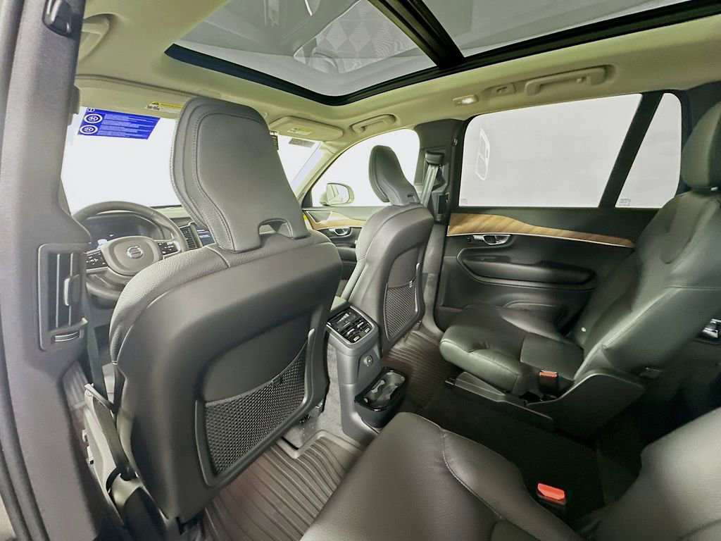 Used 2025 Volvo XC90 T8 Plus w/ Protection Package Premier image 17