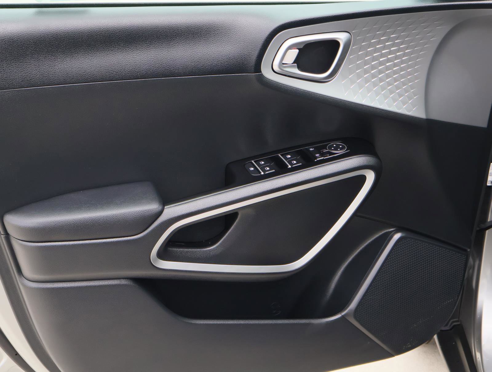 Used 2023 Kia Soul LX w/ LX Technology Package image 14