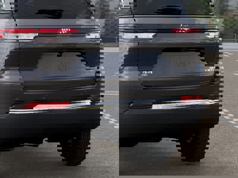 New 2025 Jeep Grand Cherokee Limited image 13