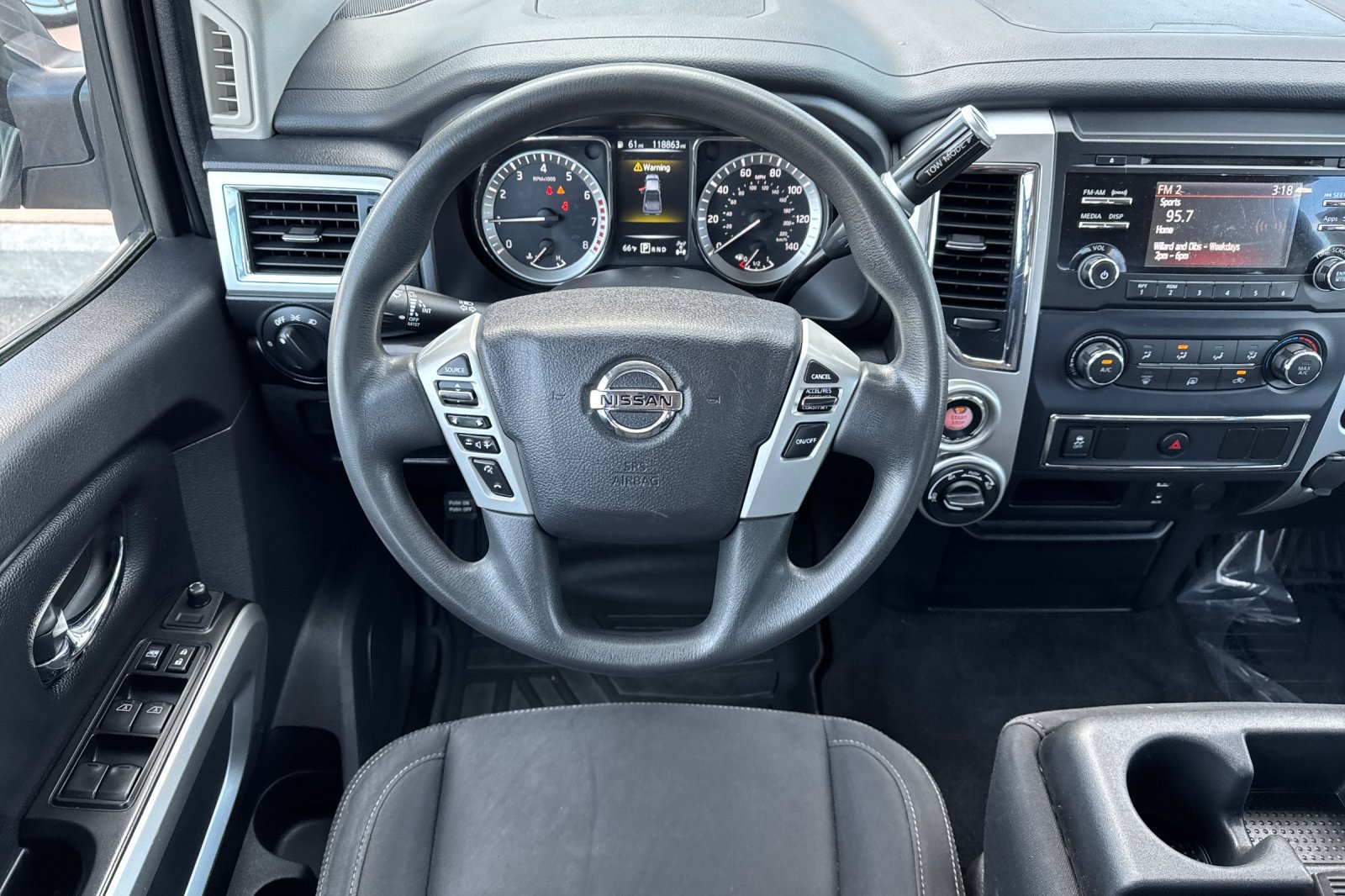 Used 2017 Nissan Titan SV AWD/4WD image 14