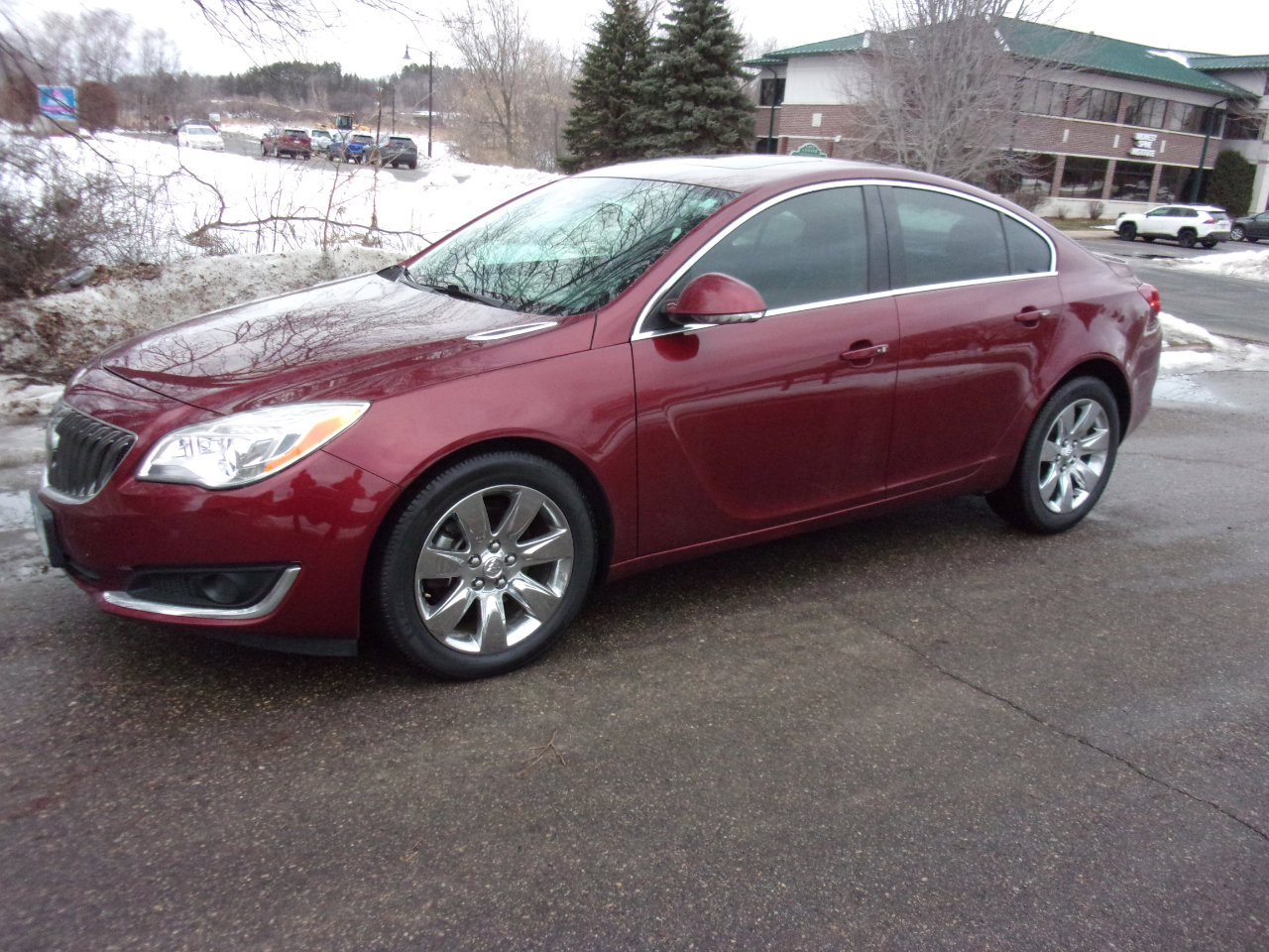 Used 2017 Buick Regal Premium w/ Driver Confidence Package #2 image 1