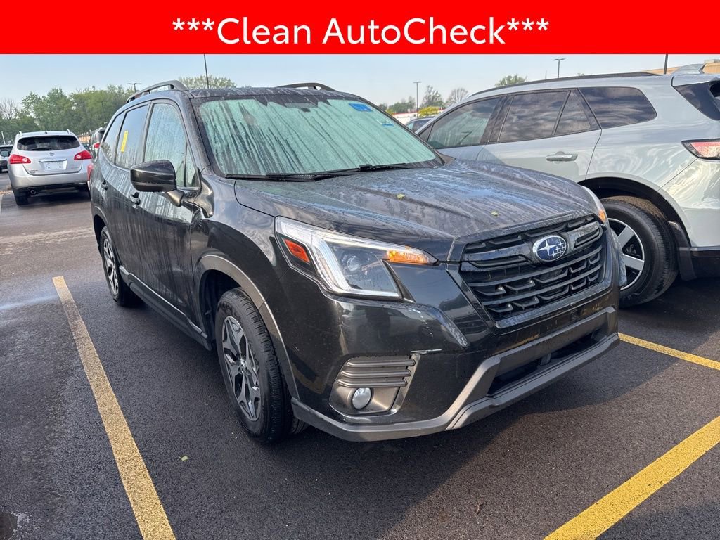 Used 2023 Subaru Forester Premium AWD/4WD image 3