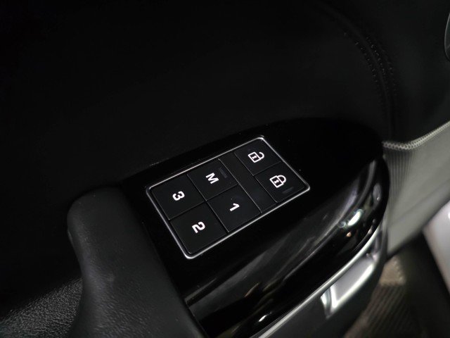 Used 2021 Land Rover Range Rover Sport HSE Silver Edition image 31