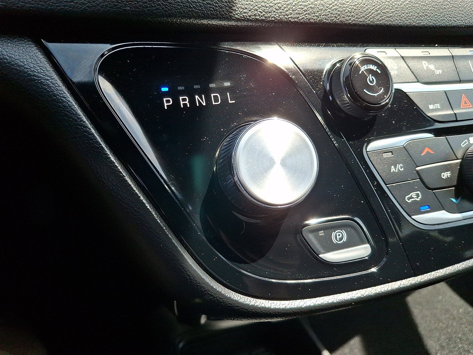 Used 2025 Chrysler Pacifica Select FWD image 13