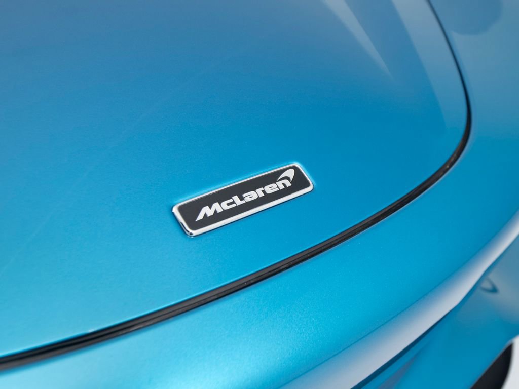 Used 2024 McLaren 750S Spider RWD image 40