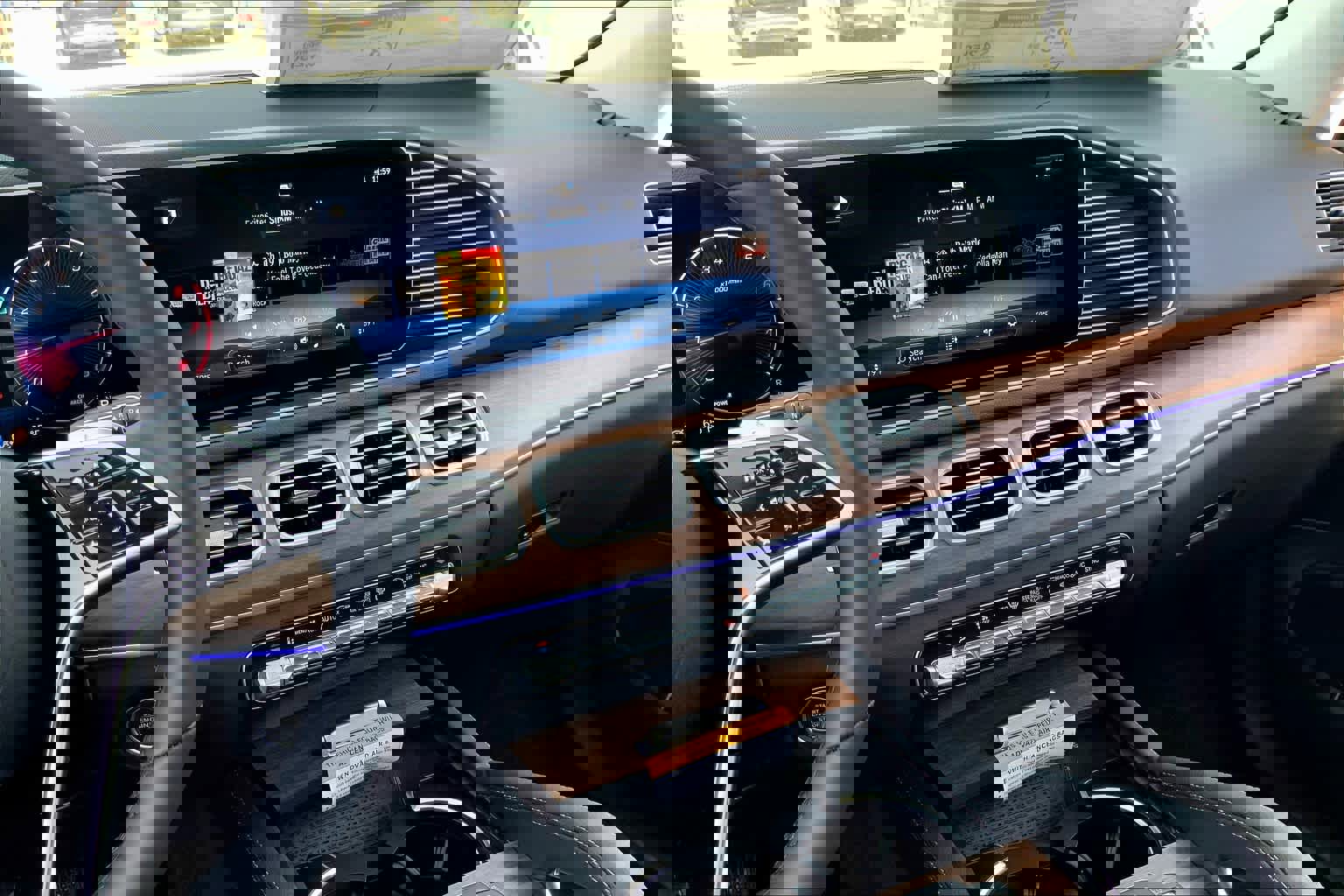 Certified 2025 Mercedes-Benz GLE 350 4MATIC image 8