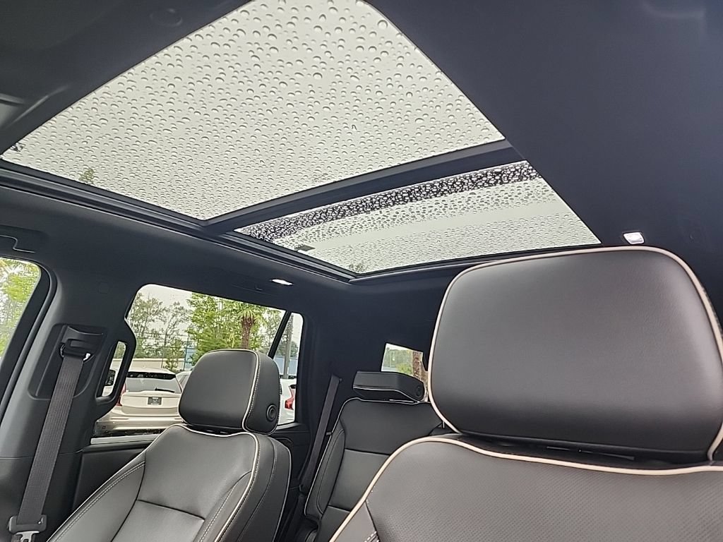 Used 2022 Chevrolet Tahoe Premier AWD/4WD image 13
