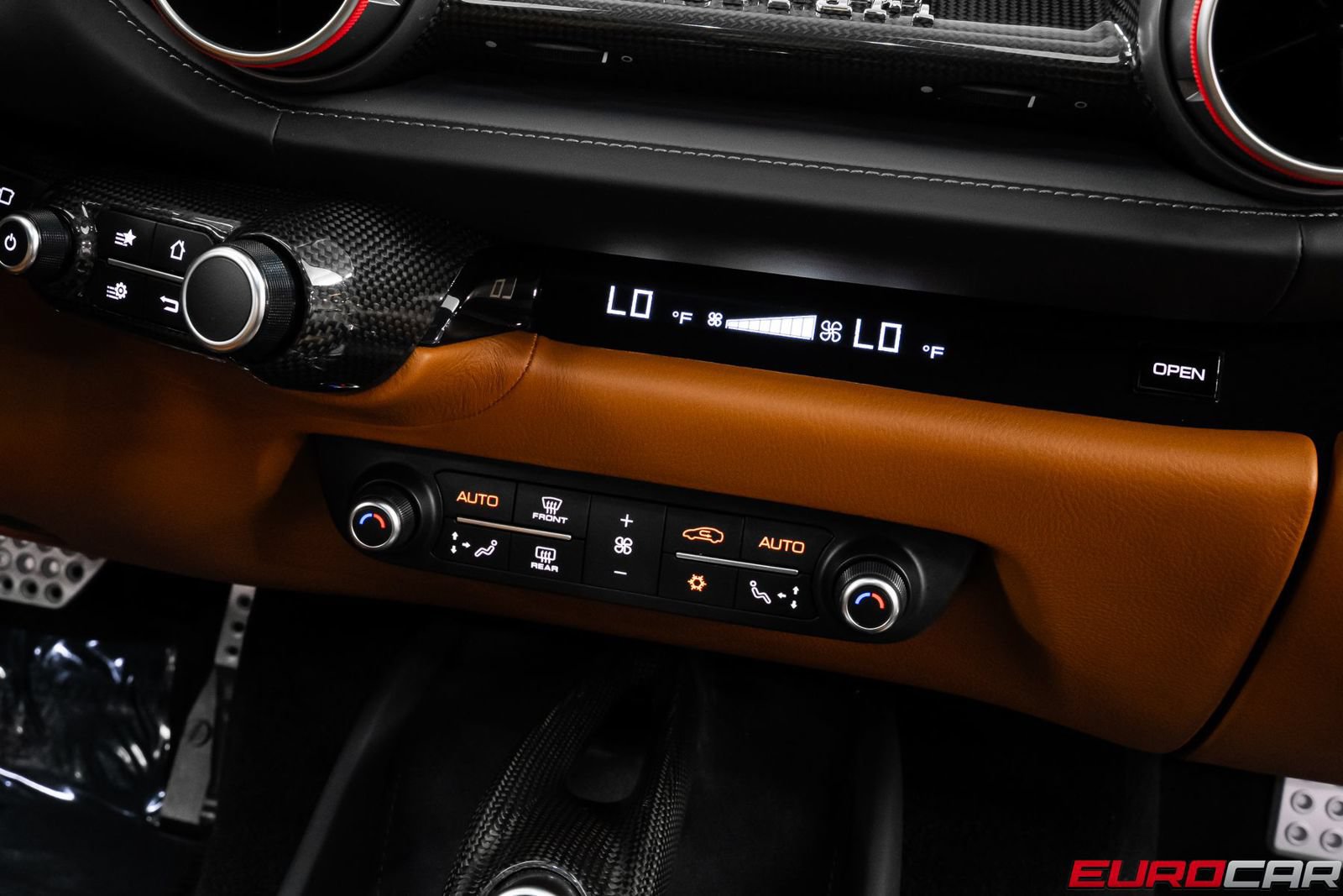 Used 2020 Ferrari 812 Superfast RWD image 35