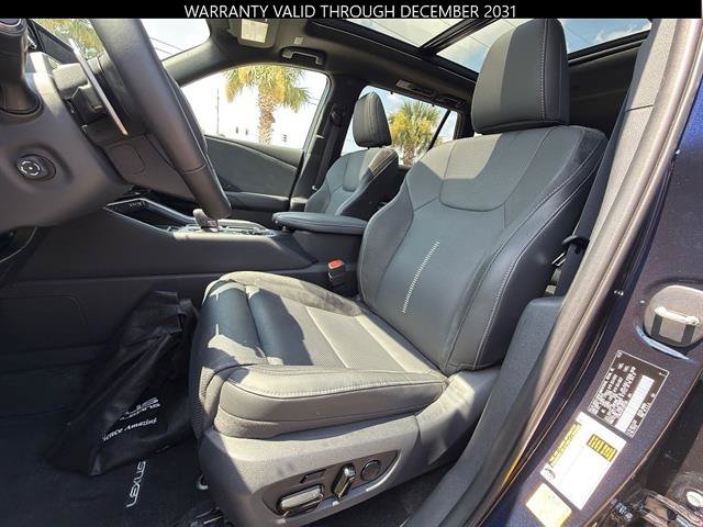 Used 2026 Lexus TX 550h AWD Plug-In Hybrid w/ Technology Package image 12