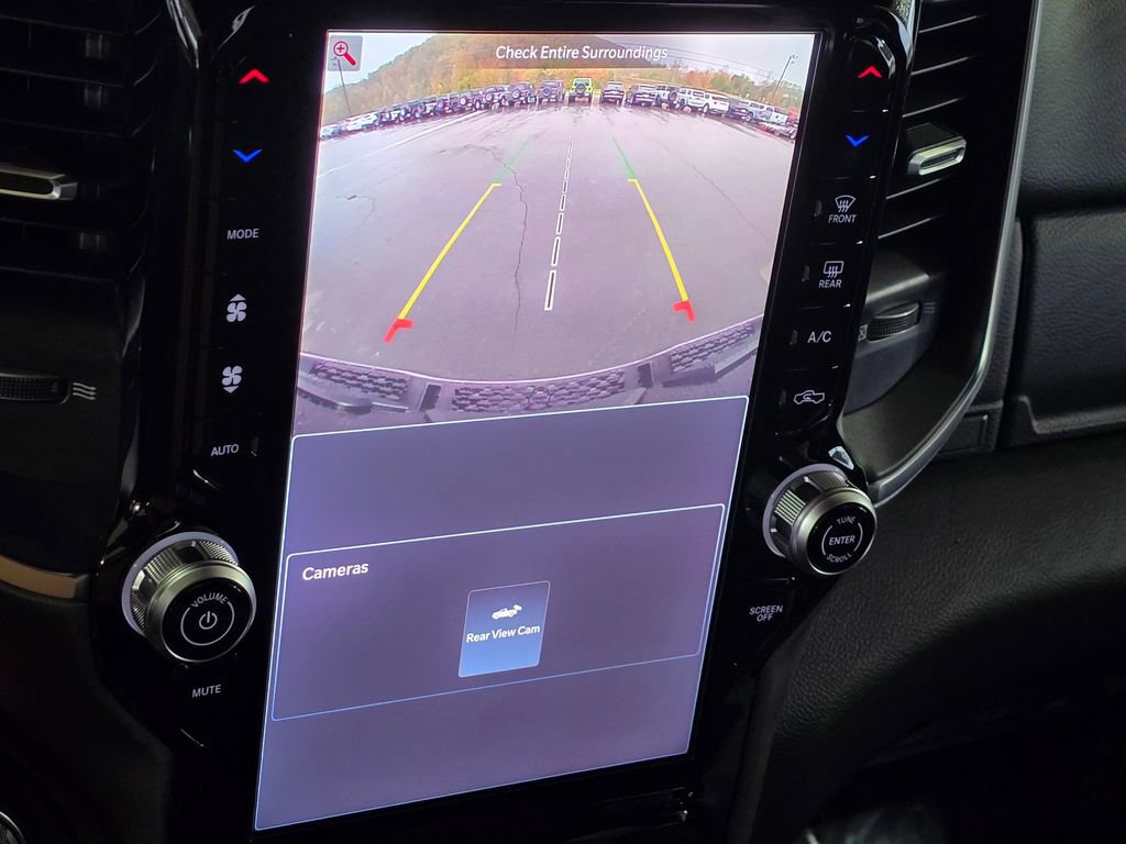 New 2026 RAM 1500 4x4 Crew Cab image 9