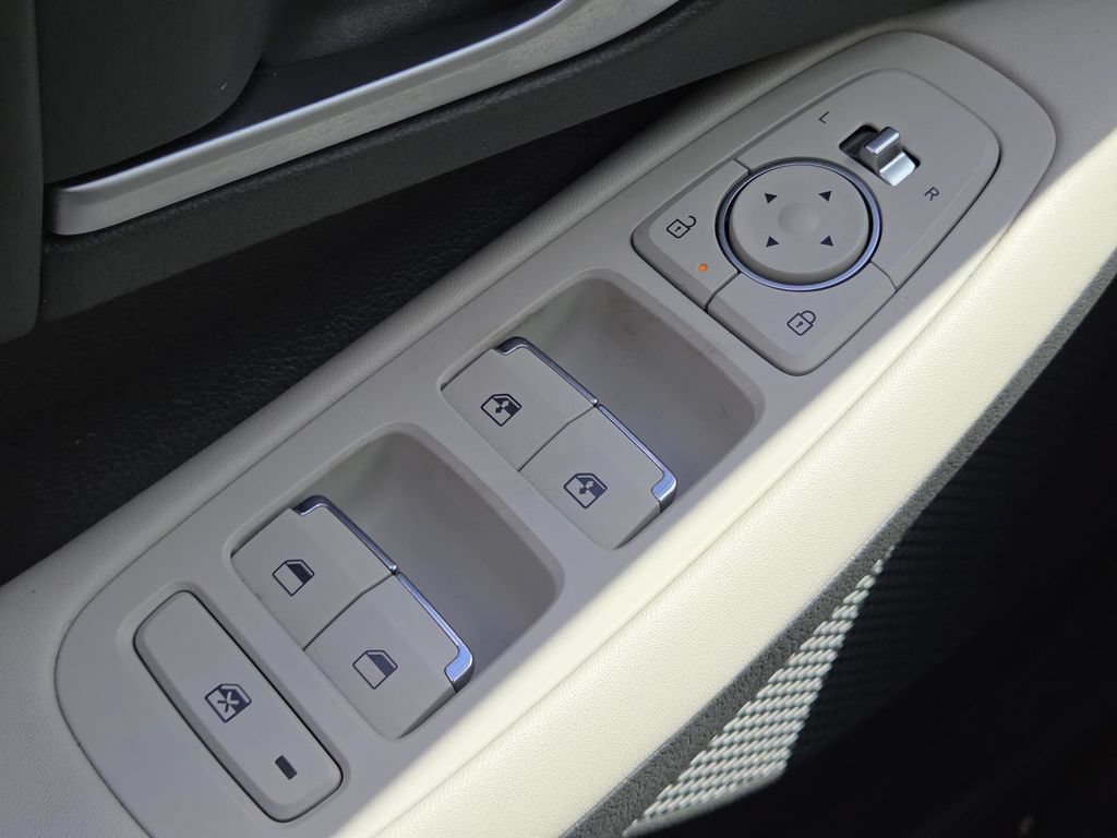 Used 2025 Hyundai Sonata SEL FWD image 23