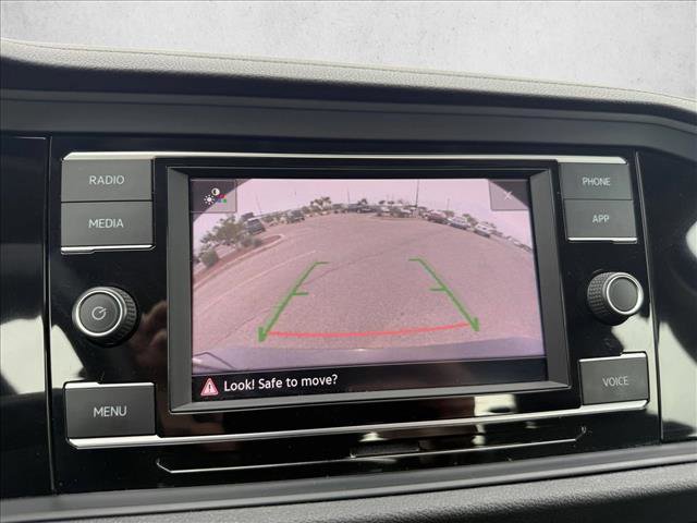 Used 2024 Volkswagen Jetta SE w/ Panoramic Sunroof Package image 18