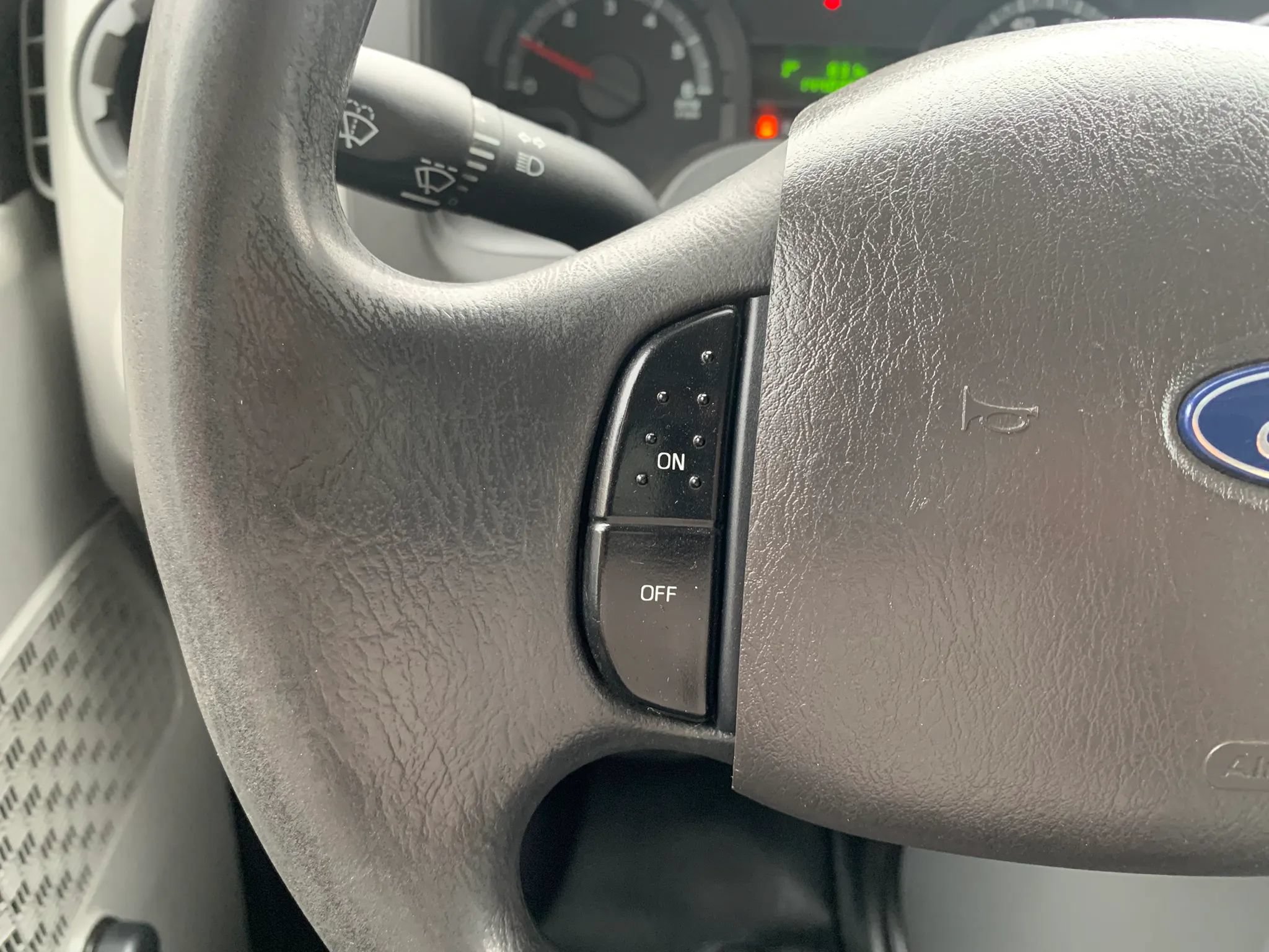 Used 2019 Ford E-350 and Econoline 350 Super Duty RWD image 12