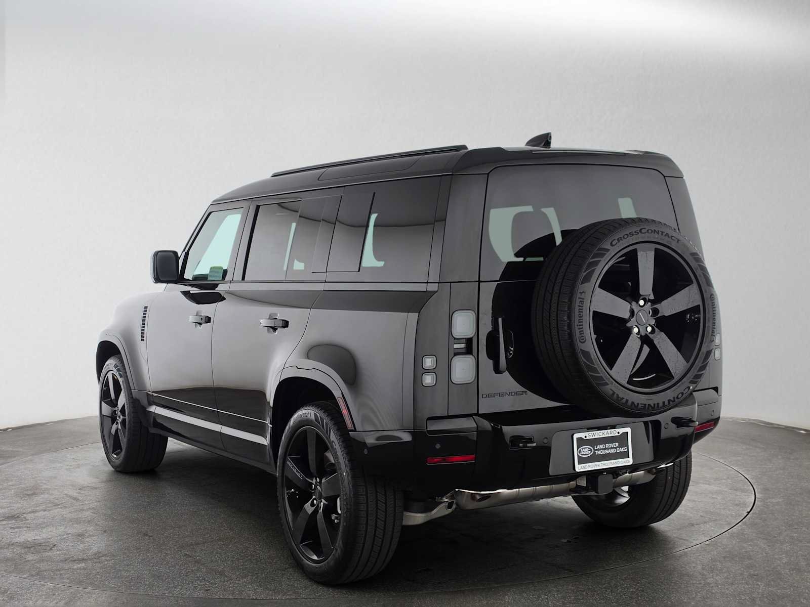 New 2026 Land Rover Defender 110 X-Dynamic SE AWD/4WD image 3