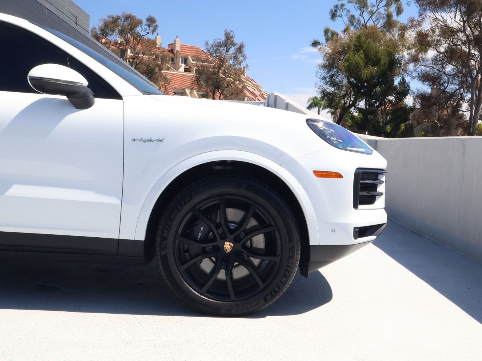 Certified 2025 Porsche Cayenne E-Hybrid Coupe AWD/4WD image 11