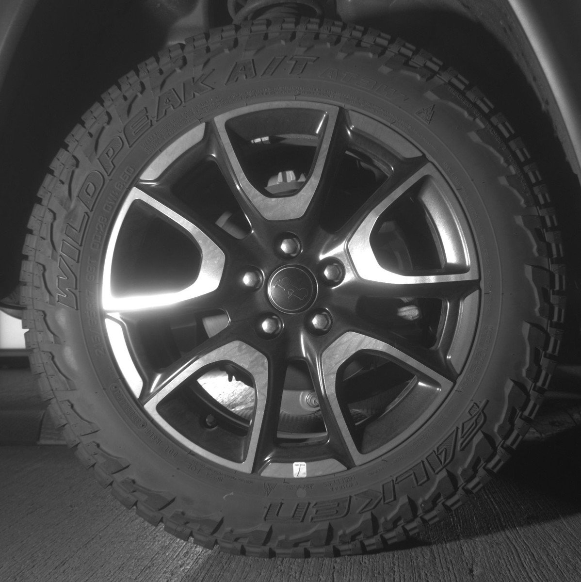 Used 2025 Jeep Compass Trailhawk image 15