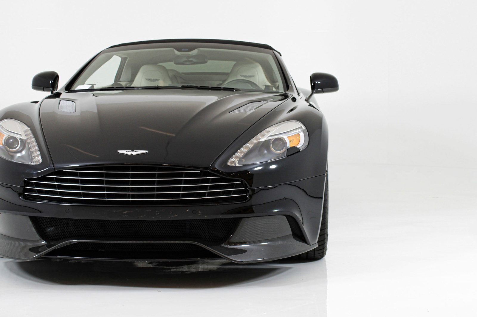 Used 2014 Aston Martin Vanquish Volante RWD image 19