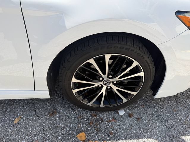 Used 2019 Toyota Camry SE w/ Convenience Package FWD image 12