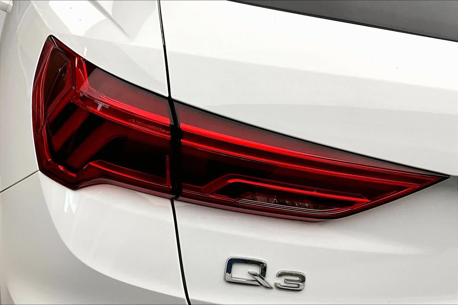 Certified 2023 Audi Q3 2.0T Premium AWD/4WD image 28